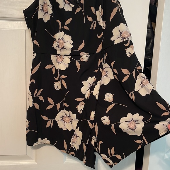 Lulus floral romper - Picture 4 of 7